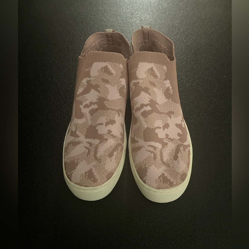 SLIP ON WEMONS SHOES